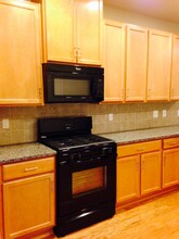 9726 Fields Rd in Gaithersburg, MD - Foto de edificio - Building Photo