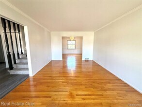 26211 Simone St in Dearborn Heights, MI - Building Photo - Building Photo