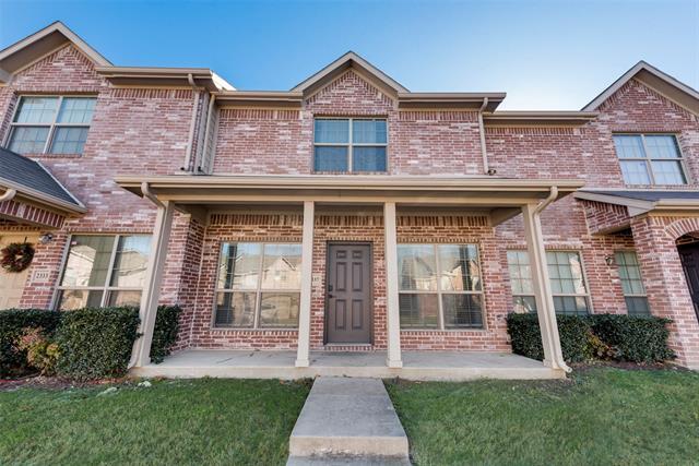 2372 Calendar Ct in Grand Prairie, TX - Foto de edificio