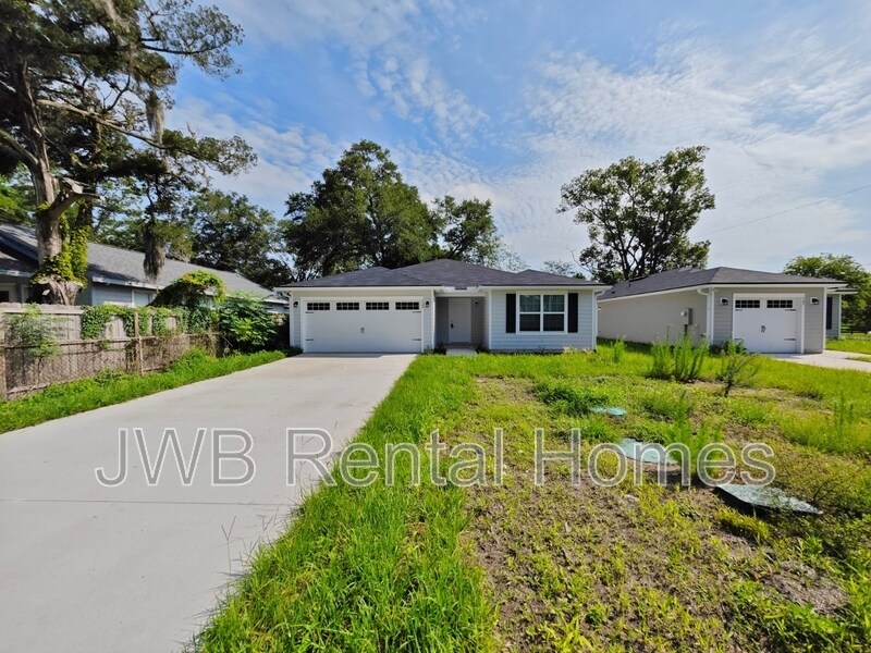 133 Sago Ave in Jacksonville, FL - Building Photo