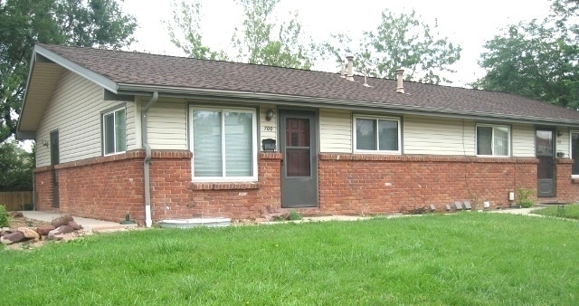 property at 700-702-702 S Lashley Ln