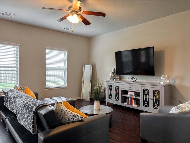 2 Eagle Lake Ct in Manvel, TX - Building Photo - Building Photo