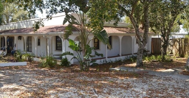 property at 630 N Crooked Lake Dr