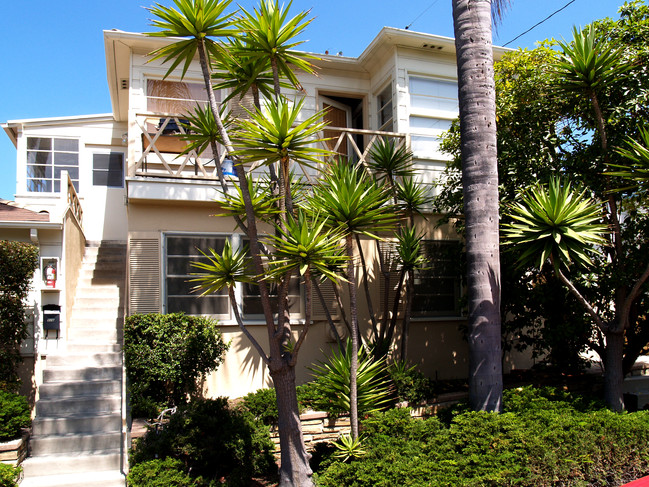 316 Holly St in Laguna Beach, CA - Building Photo - Building Photo