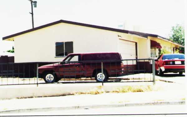 1004-1006 Navajo St in Barstow, CA - Foto de edificio - Building Photo