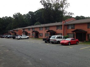 Kelege Village Apartments in Atlanta, GA - Foto de edificio - Building Photo