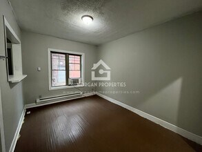 300 S 12th St, Unit 2 in New Castle, IN - Building Photo - Building Photo