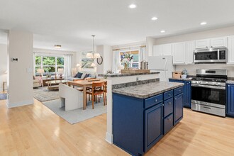 242 Morton St W in St. Paul, MN - Building Photo - Building Photo