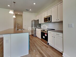 27189 St Andrews Ave in Wesley Chapel, FL - Building Photo - Building Photo