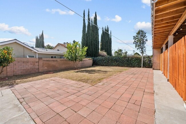 20644 Roscoe Blvd in Winnetka, CA - Building Photo - Building Photo