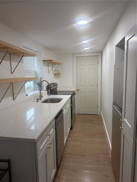 2417 W Gray St in Tampa, FL - Building Photo - Building Photo