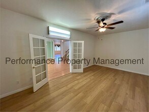 11610 Valley Forge Way in Bakersfield, CA - Building Photo - Building Photo