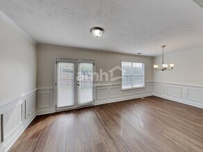 5959 River Oaks Dr in Flowery Branch, GA - Building Photo - Building Photo