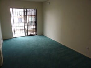 926 S Lake St - Room for Rent w/ Private Bath in Los Angeles, CA - Foto de edificio - Building Photo