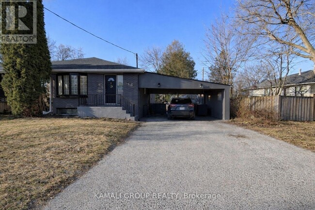 100 Sheldon Ave in Newmarket, ON - Building Photo - Building Photo