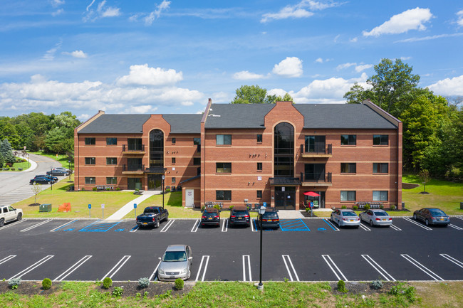 Kensington Manor in Middletown, NY - Building Photo - Building Photo