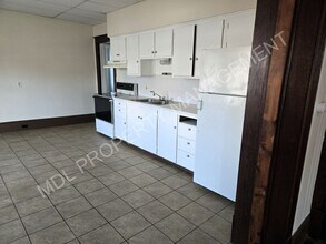 121 N Granger St in Saginaw, MI - Building Photo - Building Photo