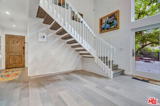 3906 Alta Mesa Dr in Los Angeles, CA - Building Photo - Building Photo