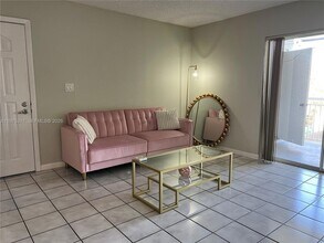 8580 SW 212th St, Unit 304 in Cutler Bay, FL - Building Photo - Building Photo