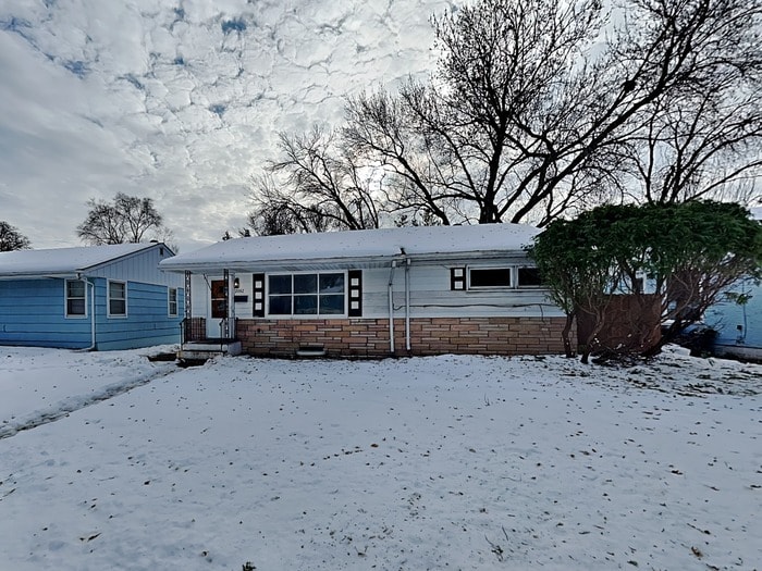 2092 Bush Ave E in St. Paul, MN - Building Photo