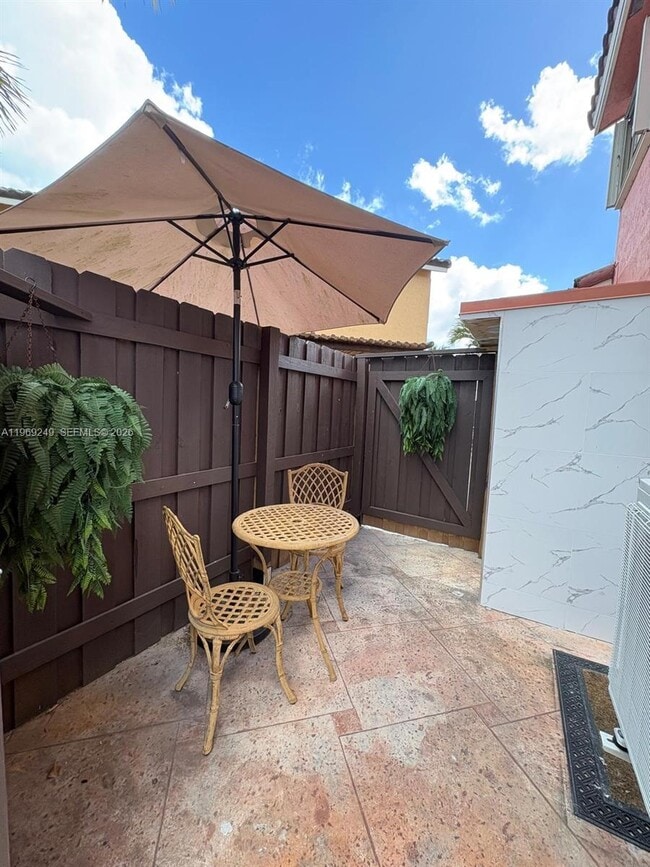 property at 15470 SW 47th St