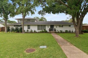 10918 Wonderland Trail in Dallas, TX - Building Photo