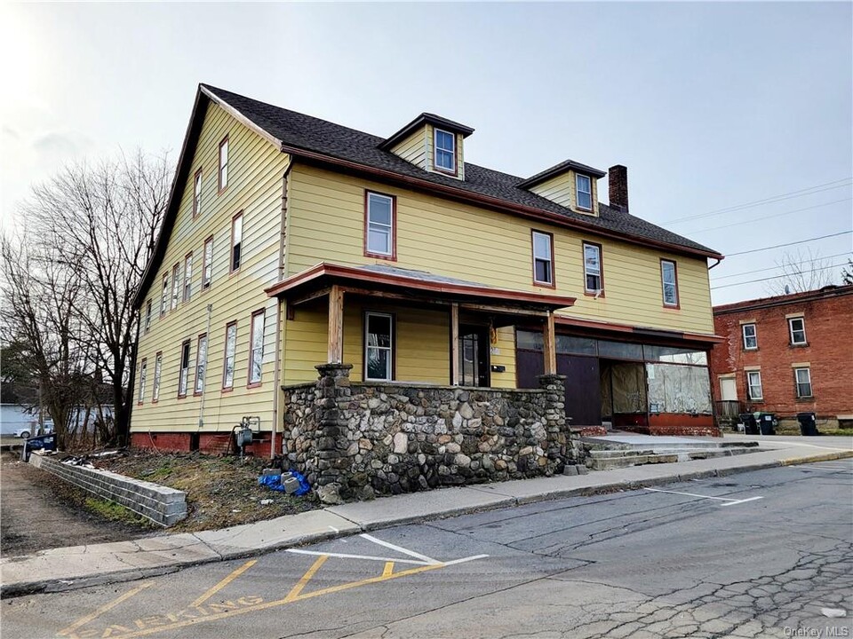 218A Wallace Ave in Maybrook, NY - Building Photo