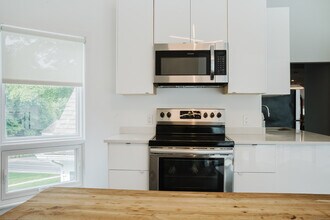27 Imperial Ave in Westport, CT - Building Photo - Building Photo