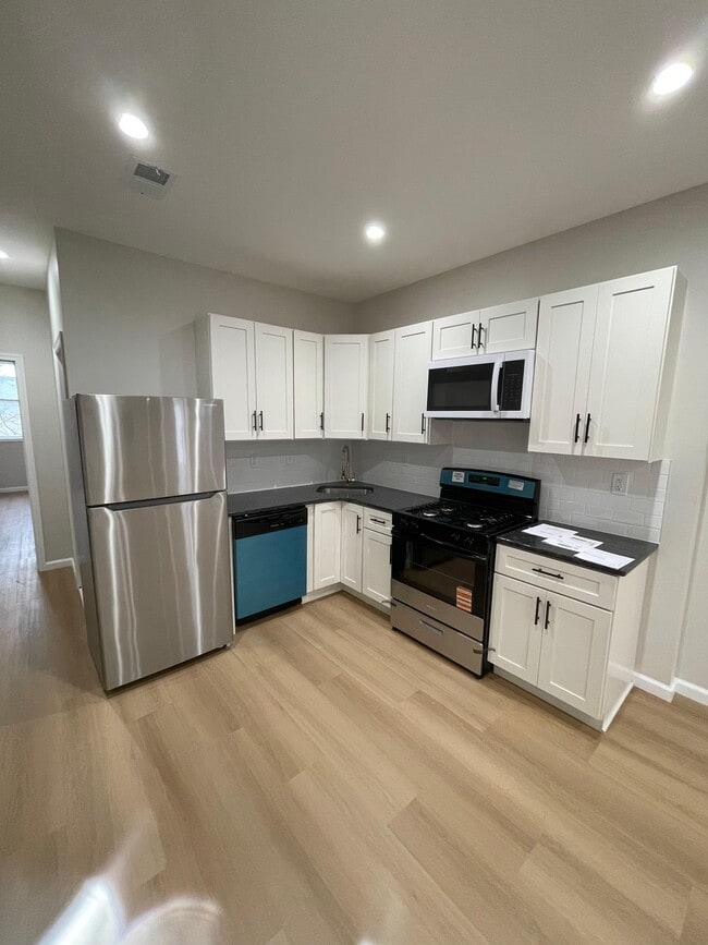 918 S Carey St in Baltimore, MD - Building Photo - Building Photo