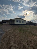 224 Spring Creek Law Rd in Jackson, TN - Building Photo