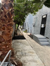 8310 Avalon Blvd in Los Angeles, CA - Foto de edificio - Building Photo