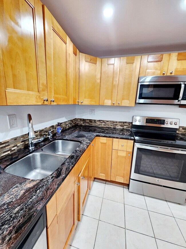 4384 NW 9th Ave, Unit # 19-1-1D in Deerfield Beach, FL - Building Photo - Building Photo