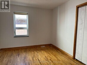 124 Sandown Ave in Toronto, ON - Building Photo - Building Photo