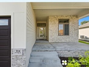 914 Elk Ridge Dr in Elkhorn, NE - Building Photo - Building Photo