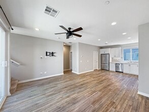 2580 S Escondido Blvd in Escondido, CA - Building Photo - Building Photo
