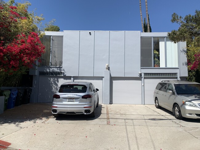 631 Pier Ave, Unit 4