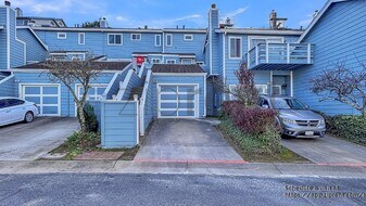 320 Barbara Ln in Daly City, CA - Building Photo