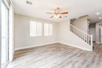9310 Vista Waters Ln in Las Vegas, NV - Building Photo - Building Photo