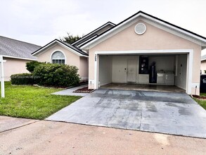 268 Haversham Way in Davenport, FL - Building Photo - Building Photo