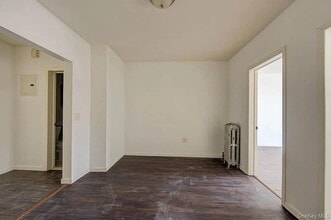 72-47 Metropolitan Ave in Queens, NY - Building Photo - Building Photo