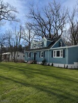 59 Pier Ln in Fairfield, NJ - Building Photo