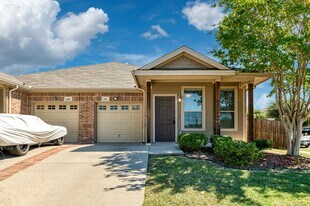 366 Schirra Ct in Lavon, TX - Building Photo