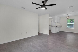 395 W Griffith Ave in Crestview, FL - Building Photo - Building Photo