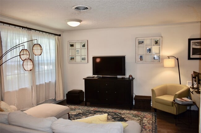 property at 4624 Verone St