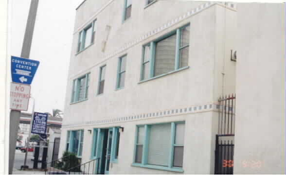 819-821 E Ocean Blvd in Long Beach, CA - Building Photo - Building Photo