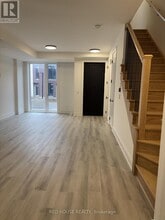 104 Everett Cmn in St Catharines, ON - Building Photo - Building Photo