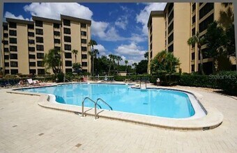 5770 Midnight Pass Rd in Sarasota, FL - Building Photo - Building Photo