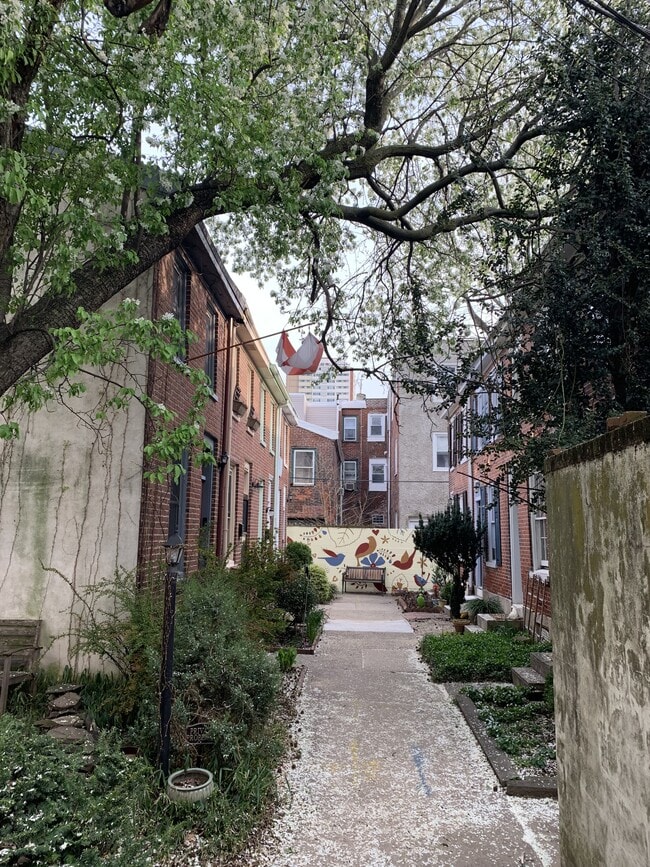 336 Queen St in Philadelphia, PA - Building Photo - Building Photo