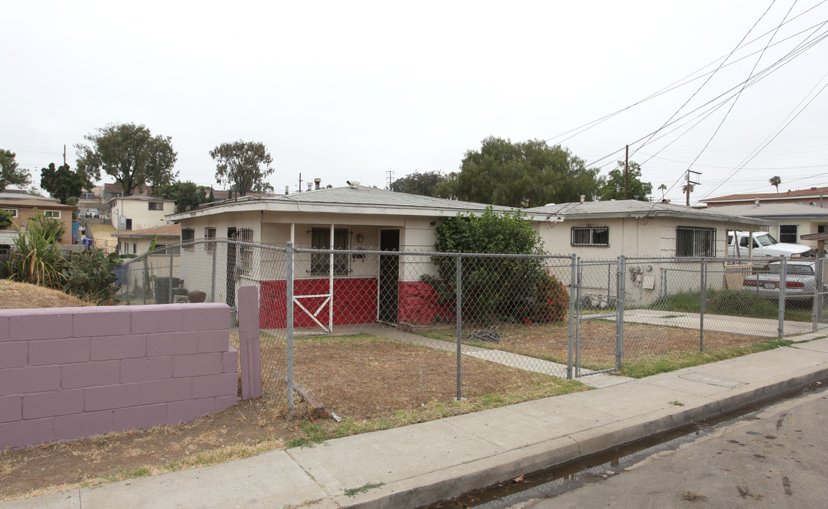 1042 Goodyear St in San Diego, CA - Foto de edificio