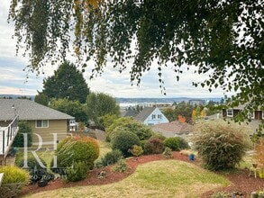 1701 Pitt Ave in Bremerton, WA - Building Photo - Building Photo